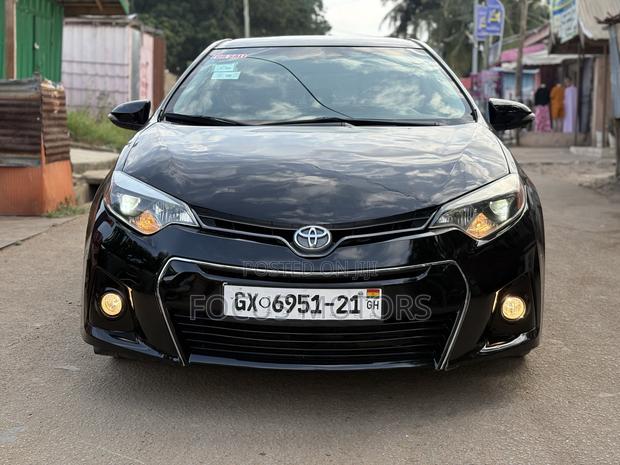 Toyota Corolla S 4dr Sedan (1.8L 4cyl CVT) 2016 Black