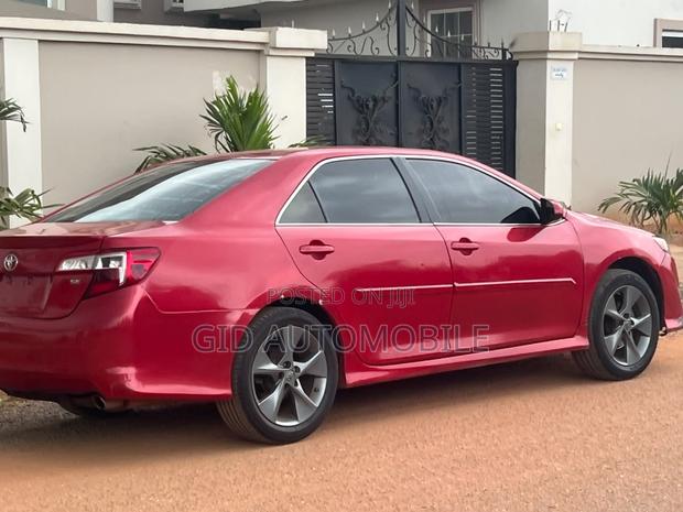 Toyota Camry 2014 Red