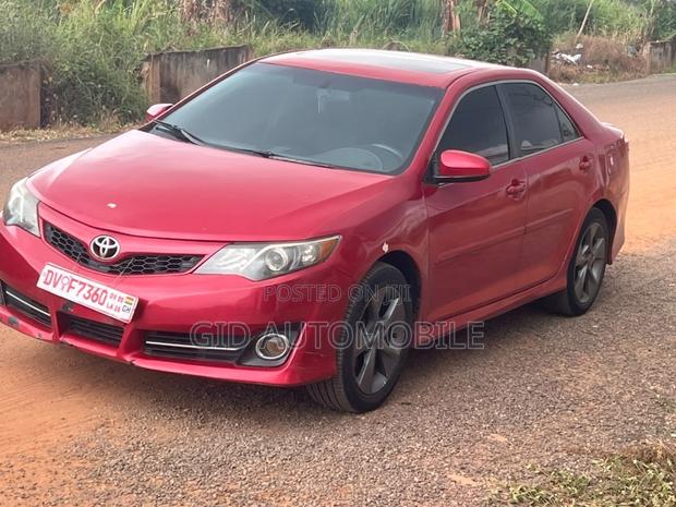 Toyota Camry 2014 Red