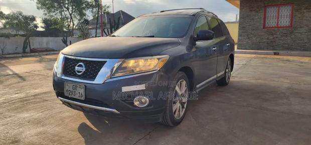 Nissan Pathfinder Platinum 4x4 2013 Black