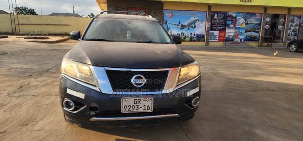 Nissan Pathfinder Platinum 4x4 2013 Black
