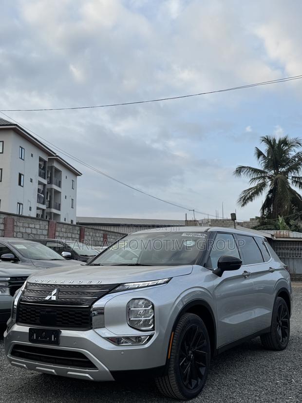 Mitsubishi Outlander SEL 2022 Silver