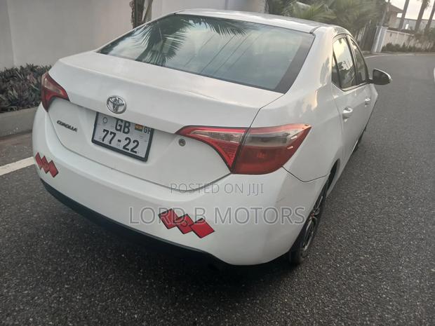 Toyota Corolla 2017 White