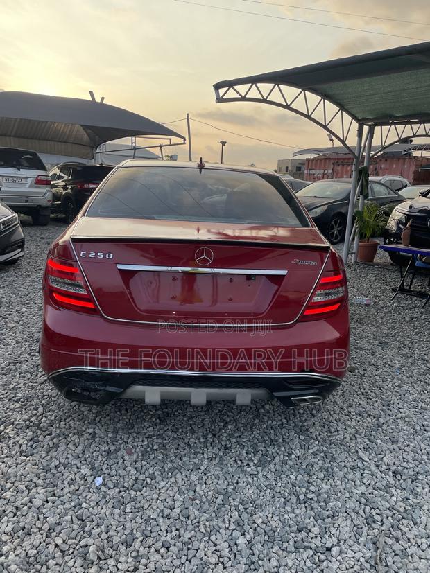 Mercedes-Benz C250 2013 Red