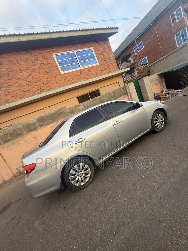 Toyota Corolla LE 4dr Sedan (1.8L 4cyl 4A) 2013 Silver