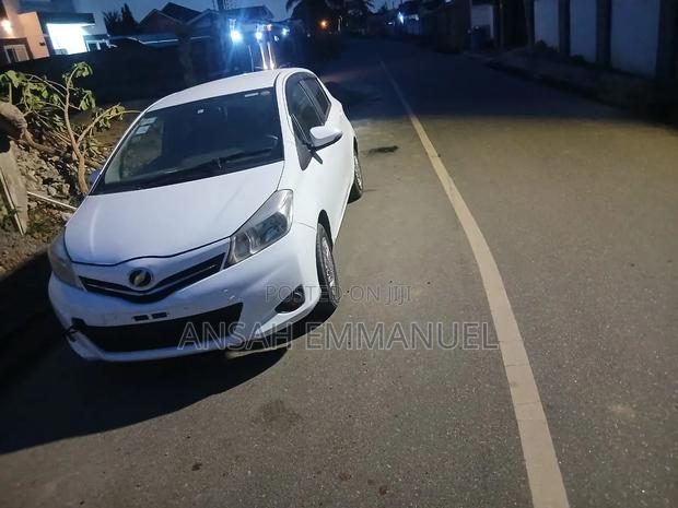 Toyota Vitz 2012 White