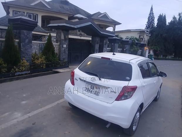 Toyota Vitz 2012 White