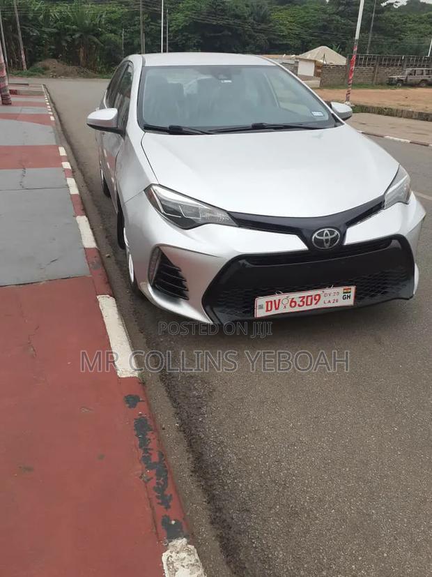 Toyota Corolla 2017 Silver