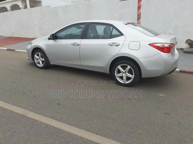 Toyota Corolla 2017 Silver