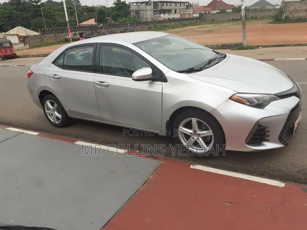 Toyota Corolla 2017 Silver