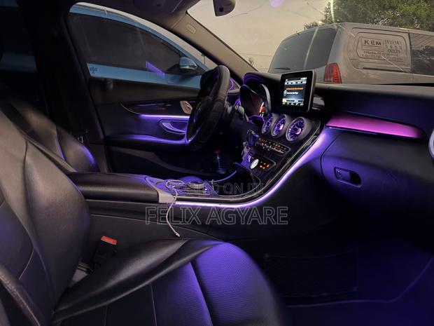 Mercedes-Benz C300 2017 Blue
