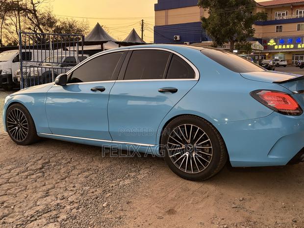 Mercedes-Benz C300 2017 Blue