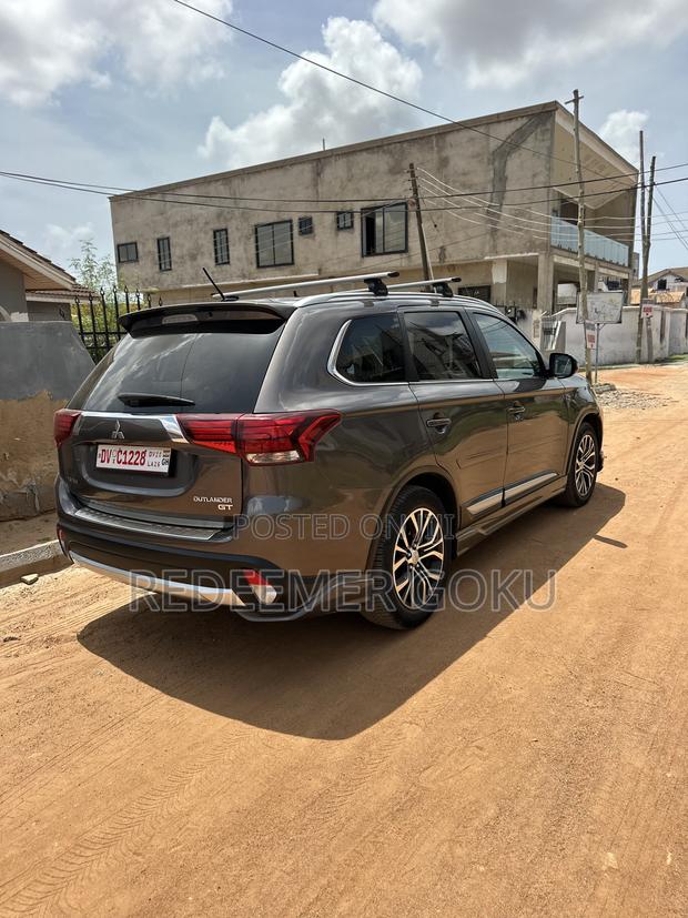 Mitsubishi Outlander GT AWC 2016 Brown