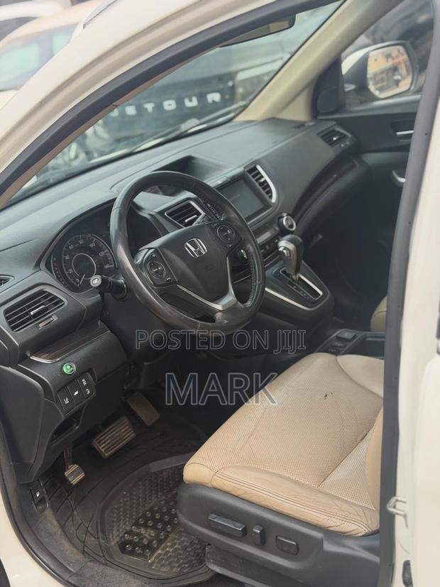Honda CR-V Touring 4dr SUV AWD (2.4L 4cyl CVT) 2016 White