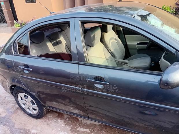 Hyundai Accent 2010 Gray