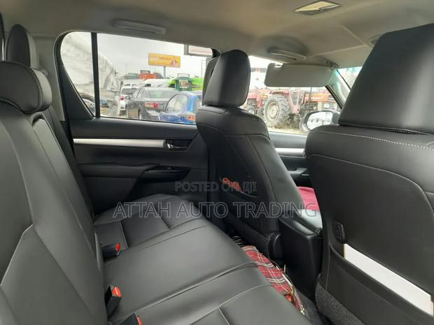 Toyota Hilux 2021 Green