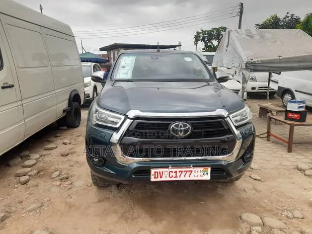 Toyota Hilux 2021 Green