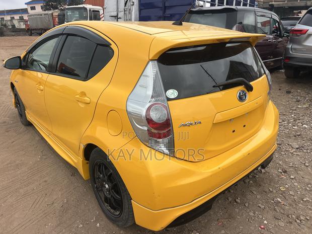 Toyota Aqua 2013 Yellow