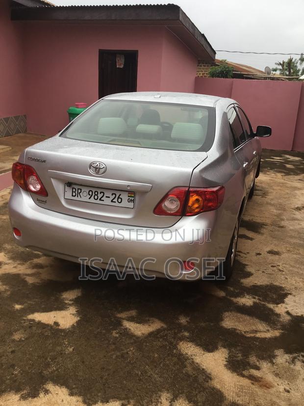Toyota Corolla LE 4dr Sedan (1.8L 4cyl 4A) 2010 Silver