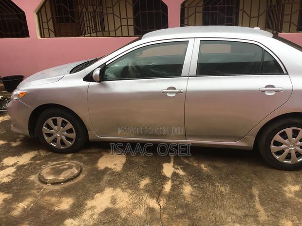 Toyota Corolla LE 4dr Sedan (1.8L 4cyl 4A) 2010 Silver