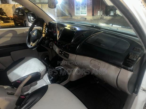 Mitsubishi L200 Double Cab 2.5 136hp 4WD 2009 White