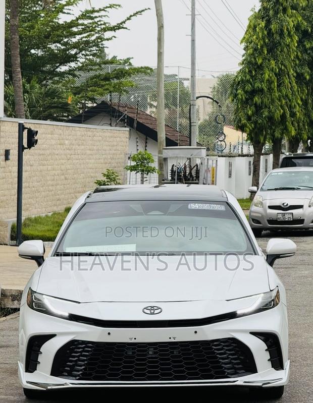 Toyota Camry 2025 White
