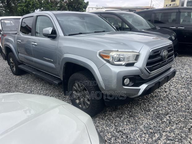 Toyota Tacoma SR5 2018 Gray