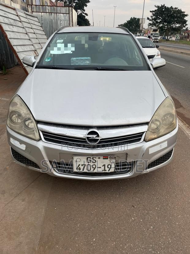 Opel Astra 2009 Silver