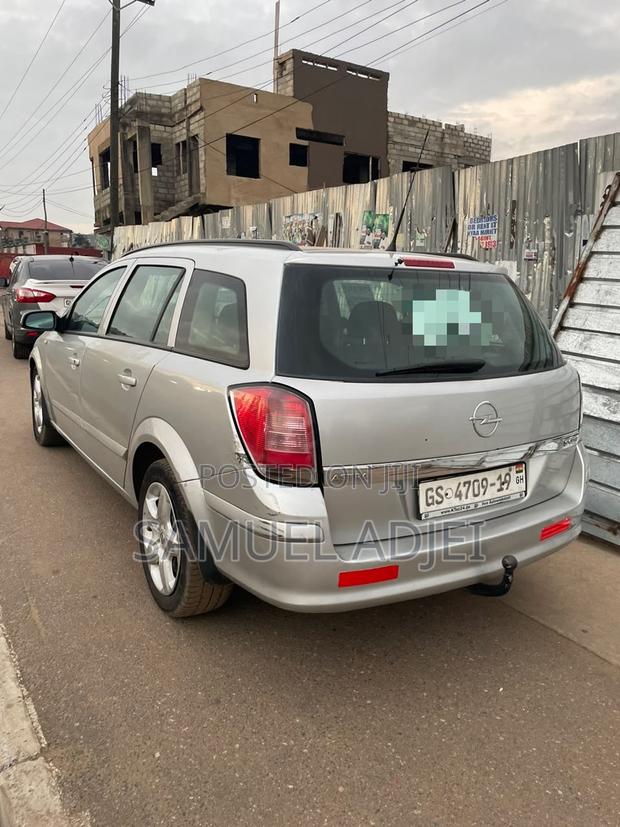 Opel Astra 2009 Silver