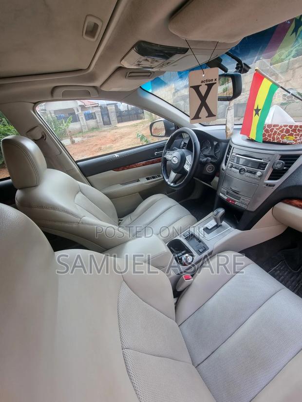 Subaru Outback 2011