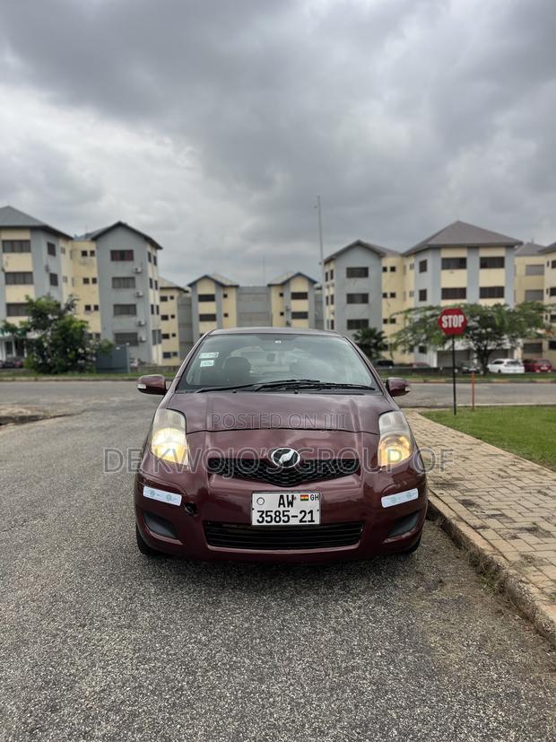 Toyota Vitz 2010 Brown