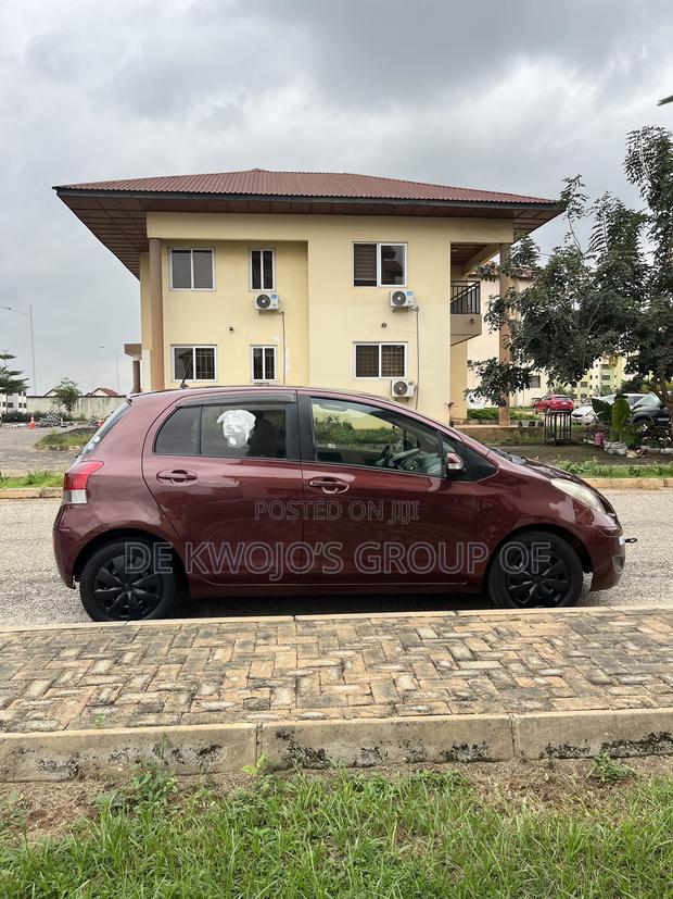 Toyota Vitz 2010 Brown