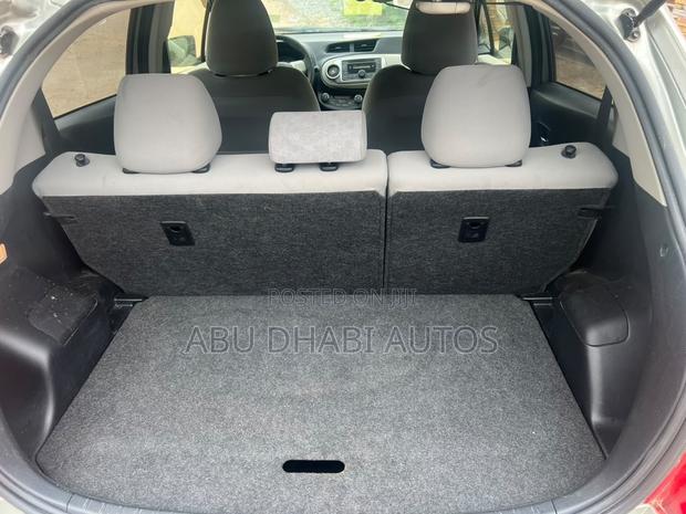 Toyota Vitz 1.0 FWD 5dr 2013 Silver