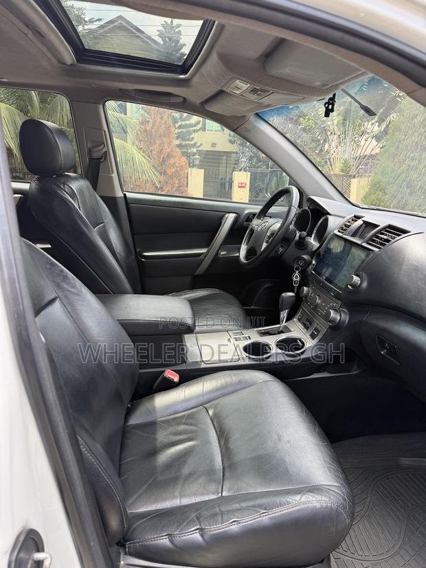 Toyota Highlander Limited 2012 White