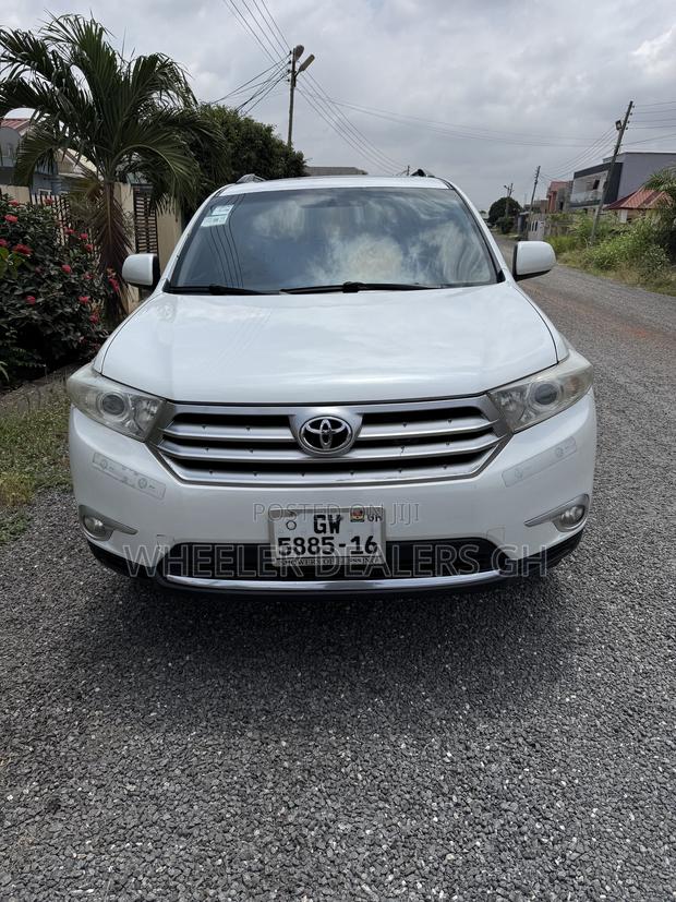 Toyota Highlander Limited 2012 White