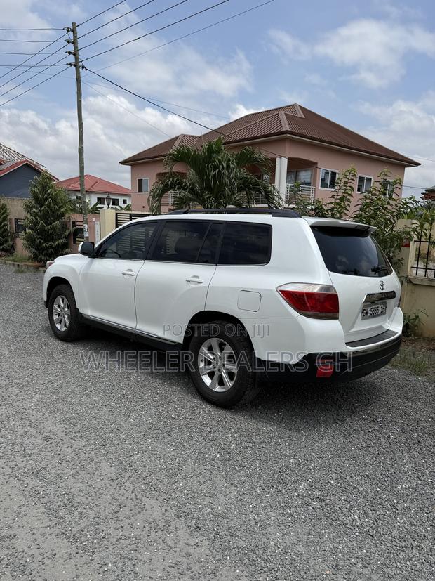 Toyota Highlander Limited 2012 White