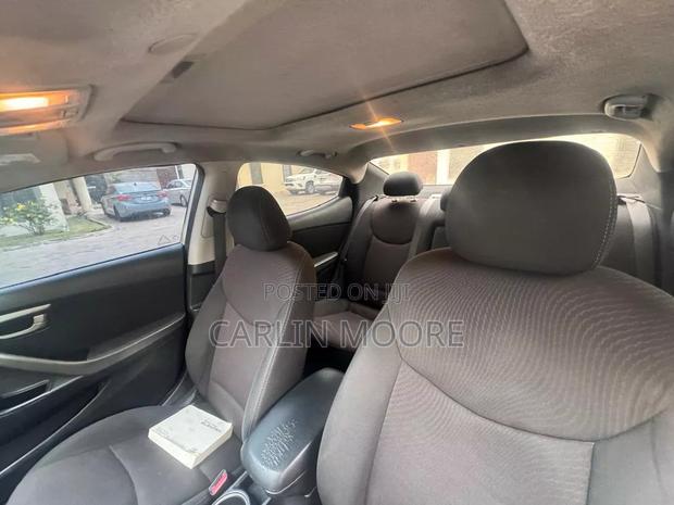 Hyundai Elantra 2016 Silver