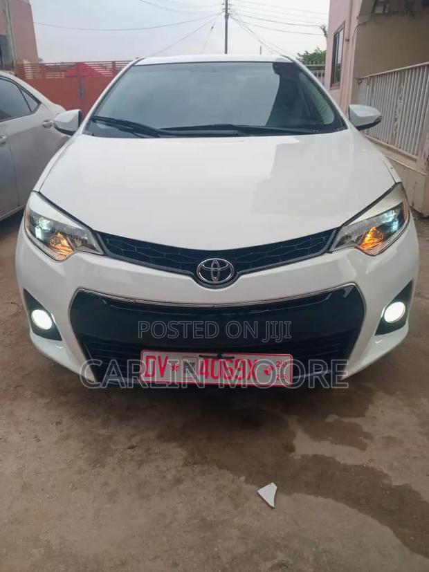 Toyota Corolla 2016 White