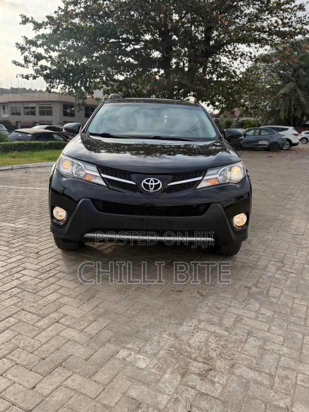 Toyota RAV4 XLE 4dr SUV (2.5L 4cyl 6A) 2015 Black
