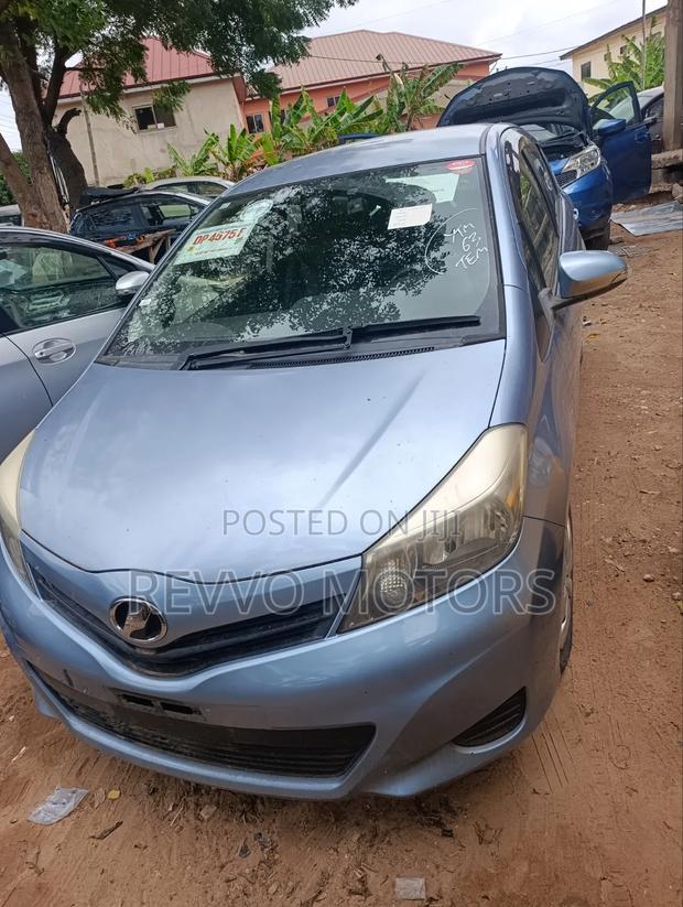 Toyota Vitz 2013 Blue