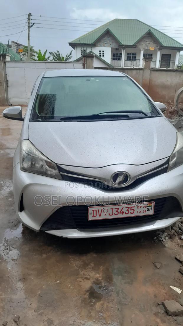 Toyota Vitz 1.3 FWD 5dr 2014 Gray