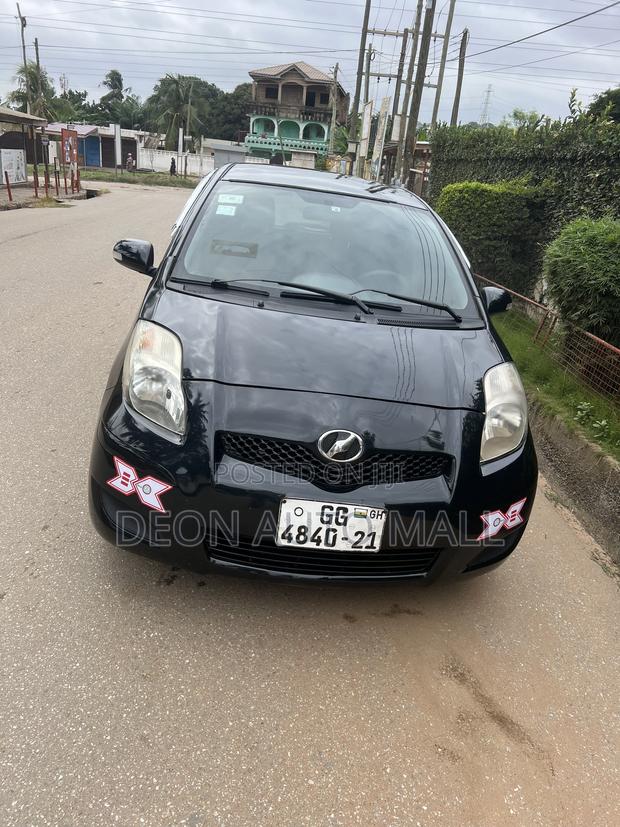 Toyota Vitz 1.0 FWD 5dr 2010 Black