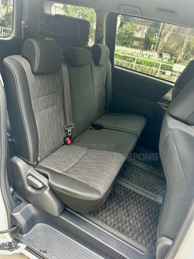 Toyota Voxy 2012 White
