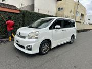 Toyota Voxy V 2WD 8-Seater 2012 White for sale