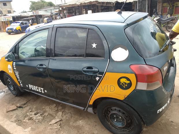Toyota Vitz 2010 Green