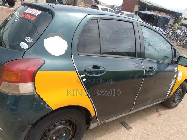 Toyota Vitz 2010 Green