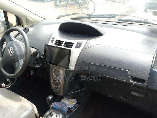 Toyota Vitz 2010 Green