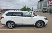 Mitsubishi Outlander SE FWD 2017 White for sale