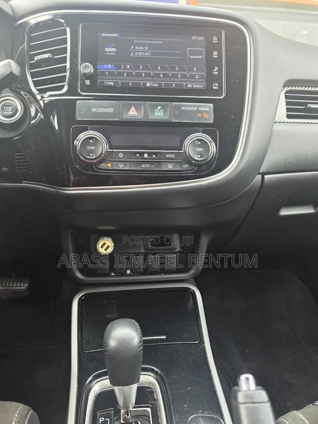 Mitsubishi Outlander SE FWD 2017 White