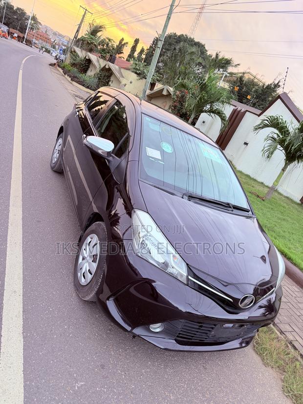 Toyota Vitz 2015 Black